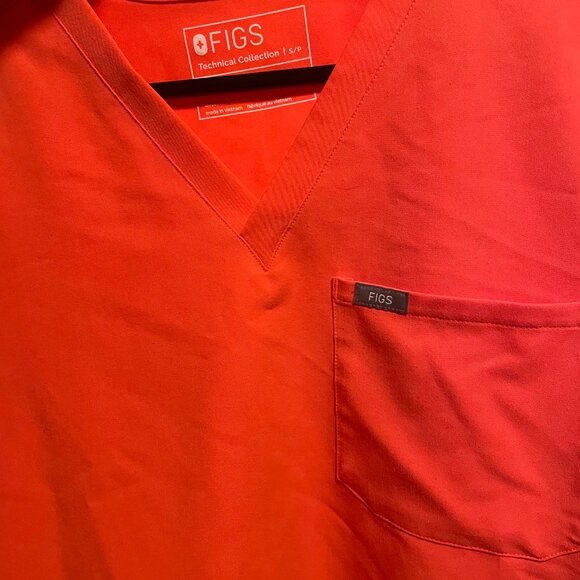 Coral Scrubs Set from Figs - Picture 4 of 4